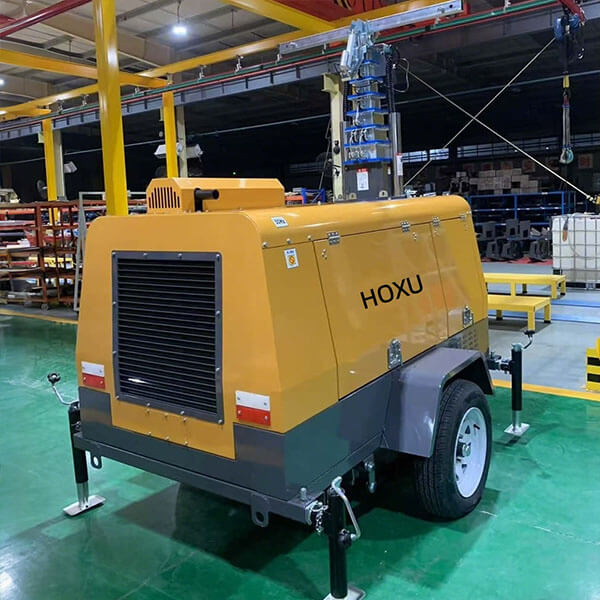 Trailer hand-lifting mobile lighting tower