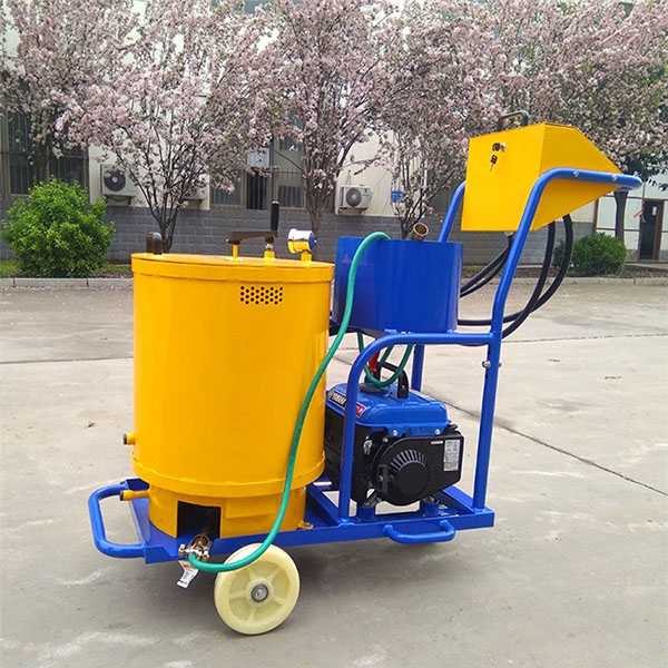 Asphal crack sealing machinery