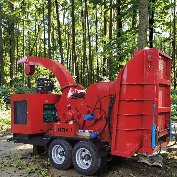 Large crawler diesel wood chipper