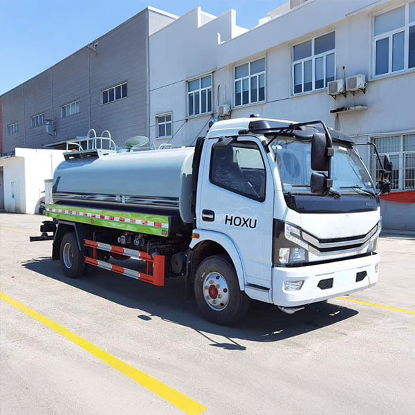 Water sprinkler truck