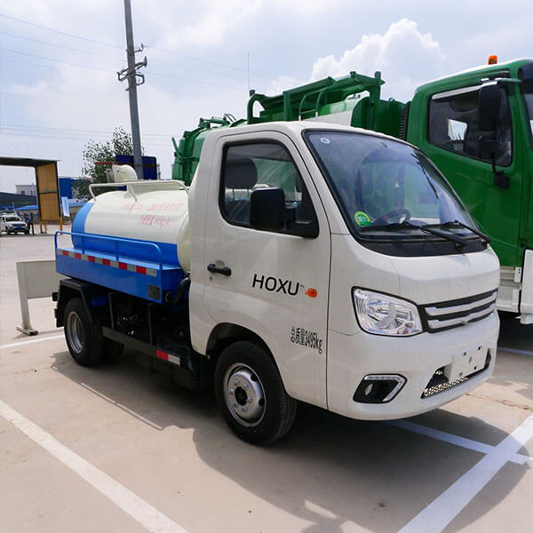 Sewage suction  truck