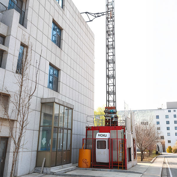 Construction hoist