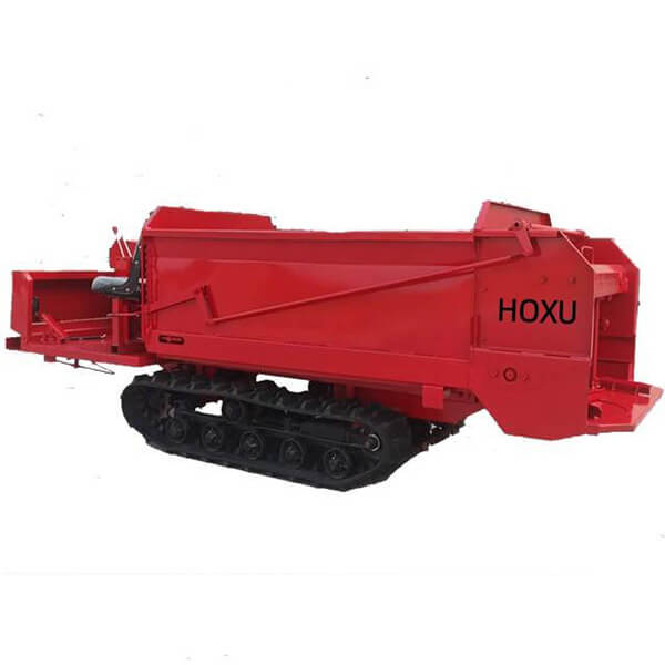 Self-propelled tracked manure spreader