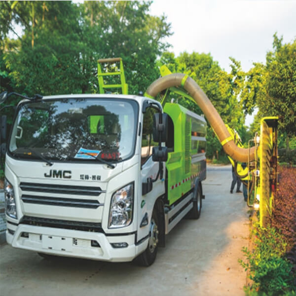 Hedge trimming truck
